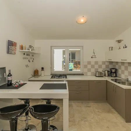 Boras Apartament Vir